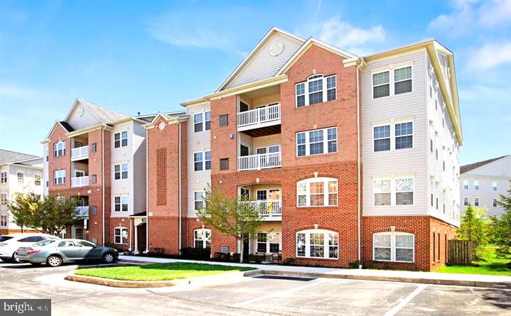 HEARTHSTONE AT VILLAGE CREST CONDOMINIUMS - Residential