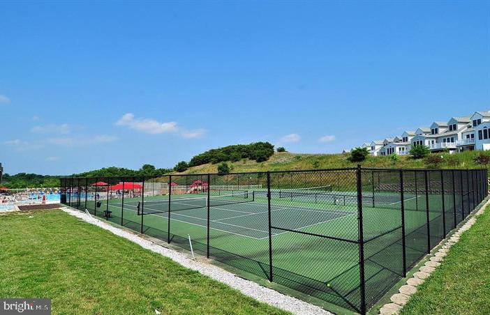 HEARTHSTONE AT VILLAGE CREST CONDOMINIUMS - Residential