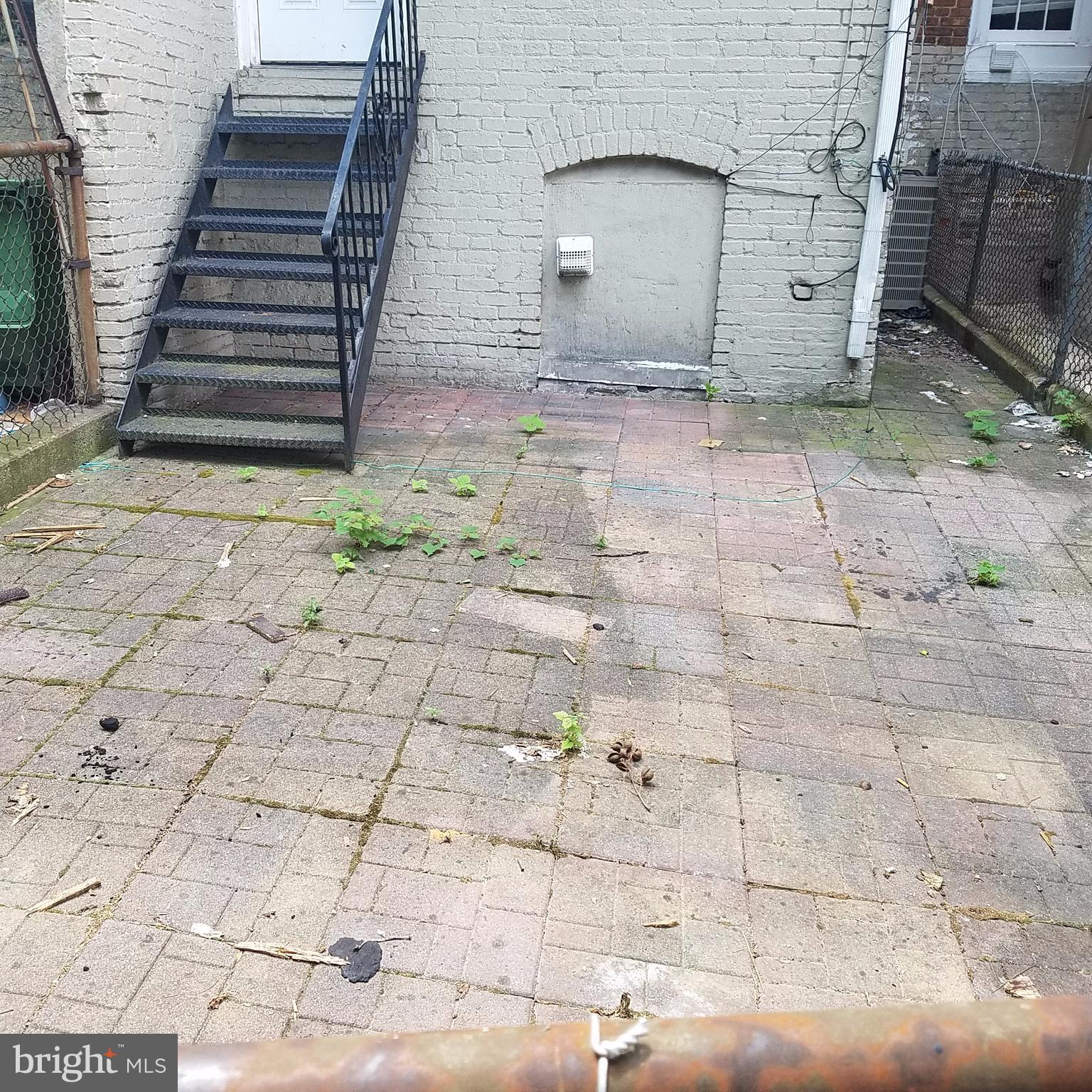 BROADWAY EAST - Residential