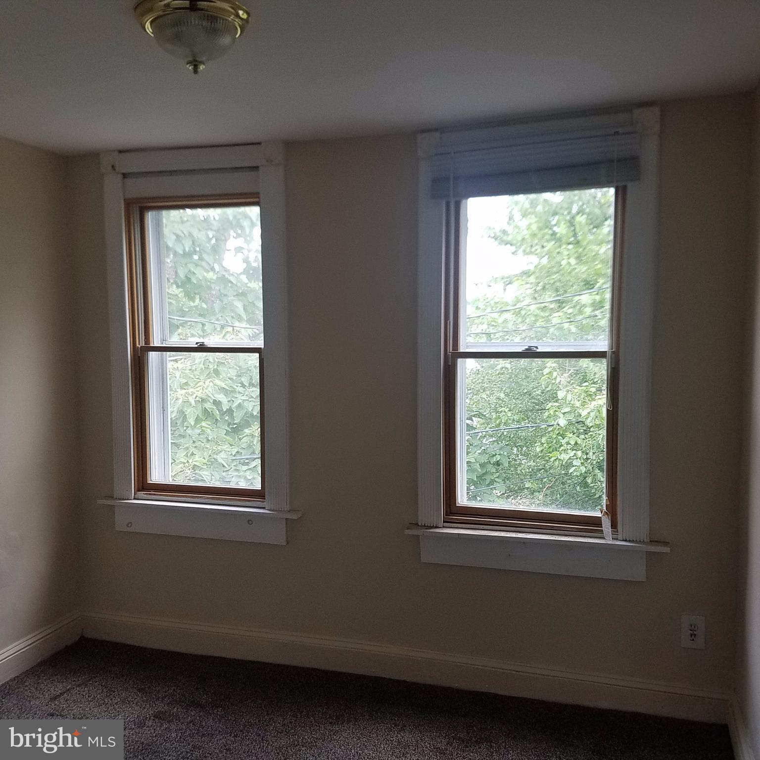 BROADWAY EAST - Residential