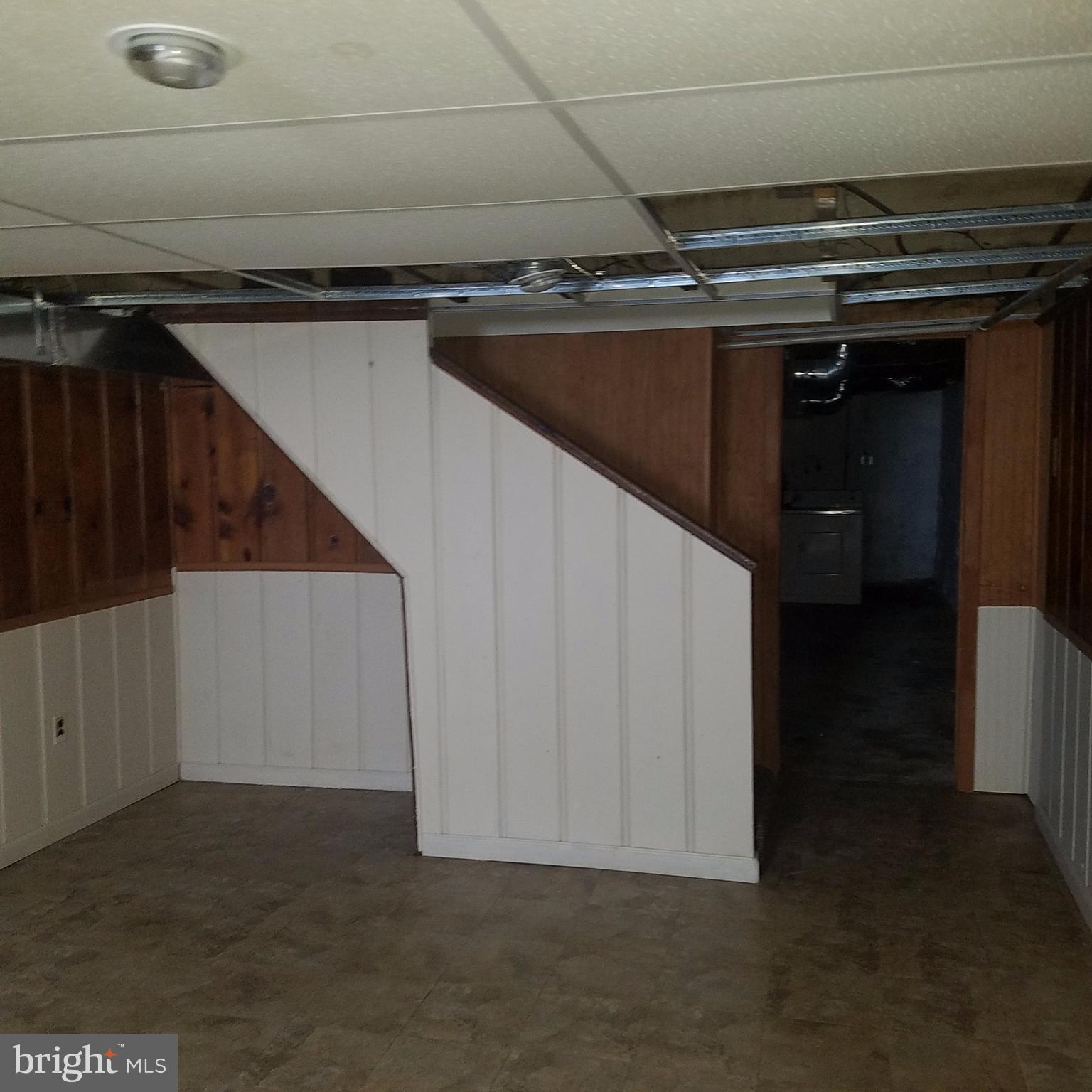 BROADWAY EAST - Residential