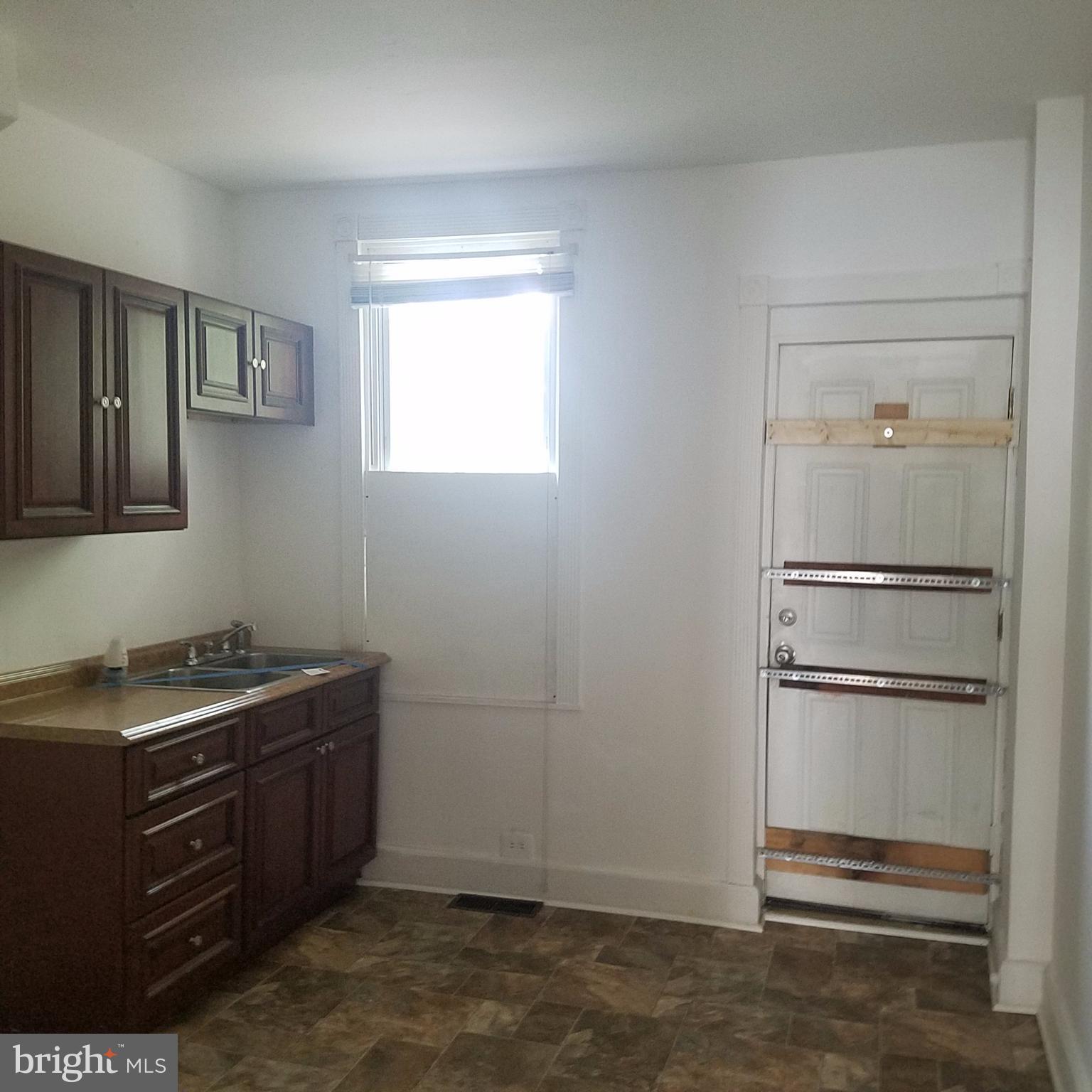 BROADWAY EAST - Residential