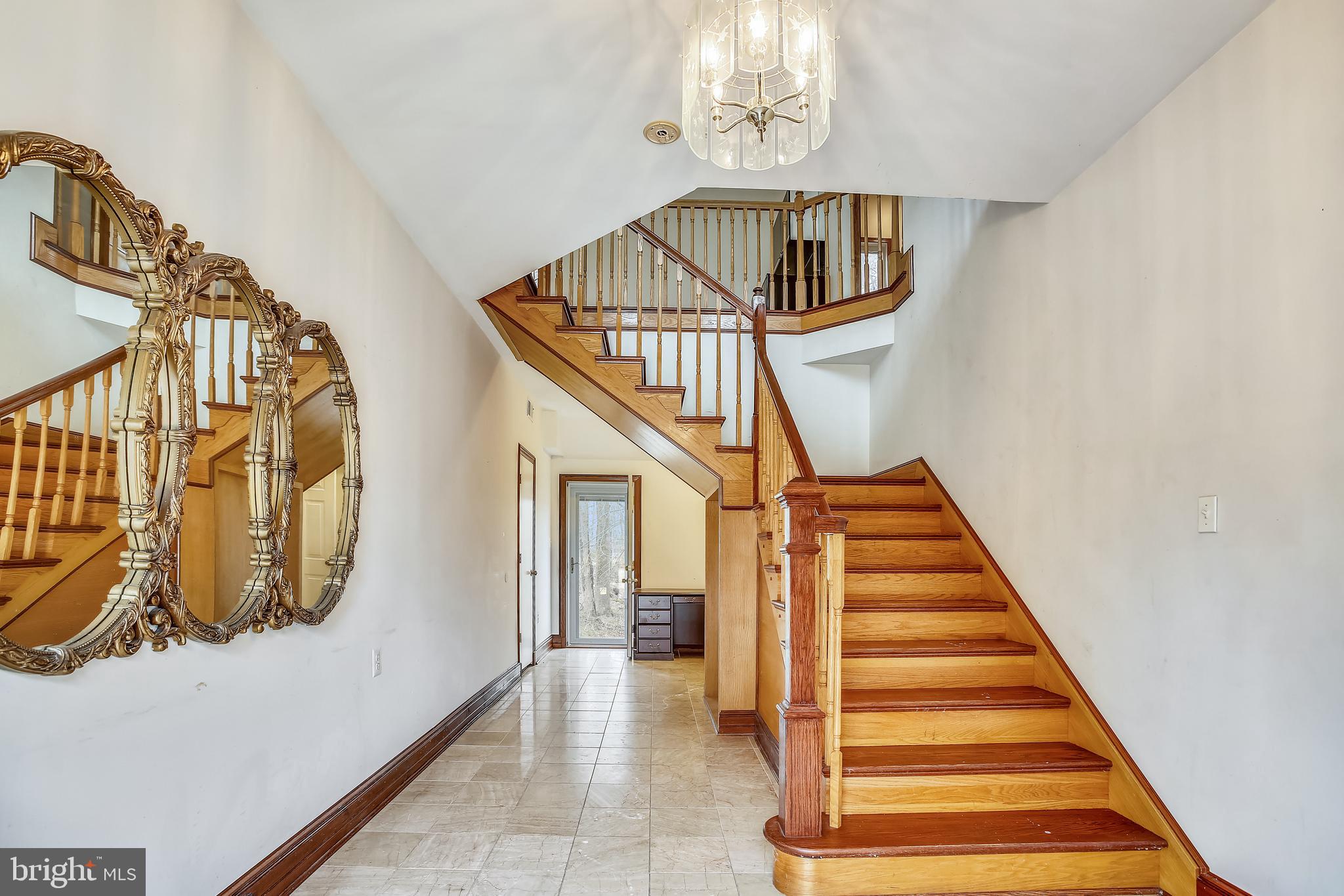 NINE OAKS - Residential