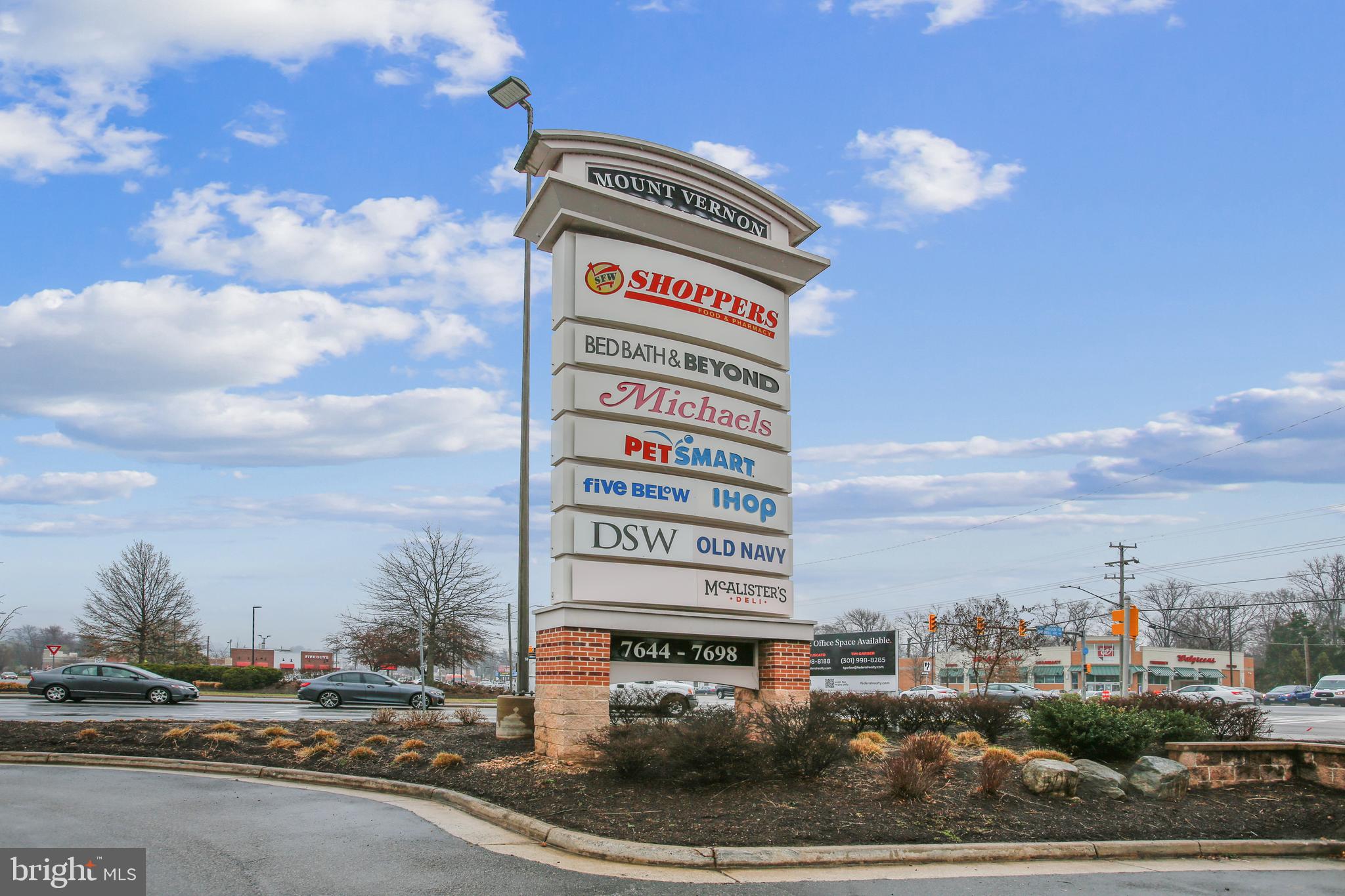 NINE OAKS - Residential