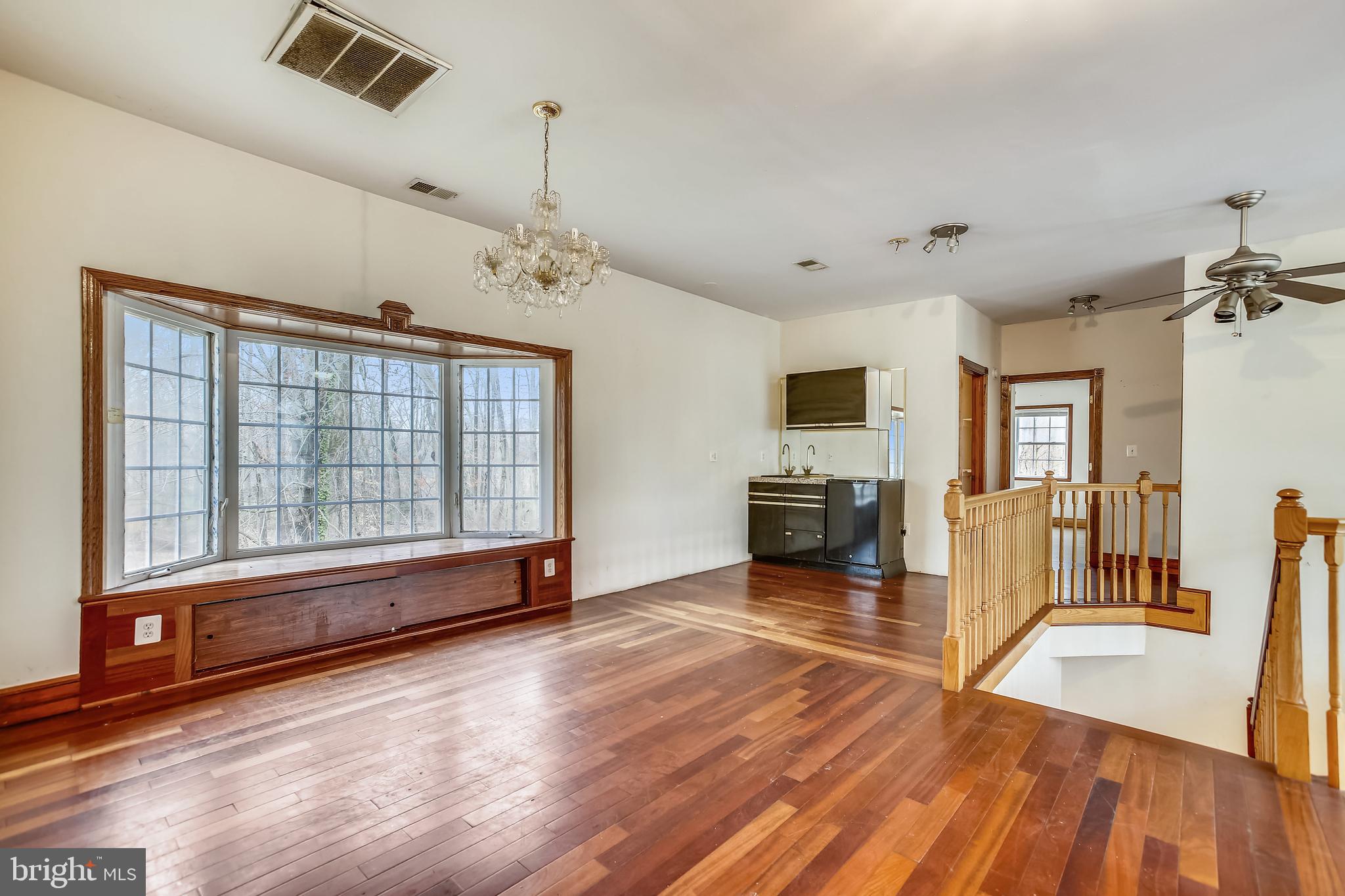 NINE OAKS - Residential