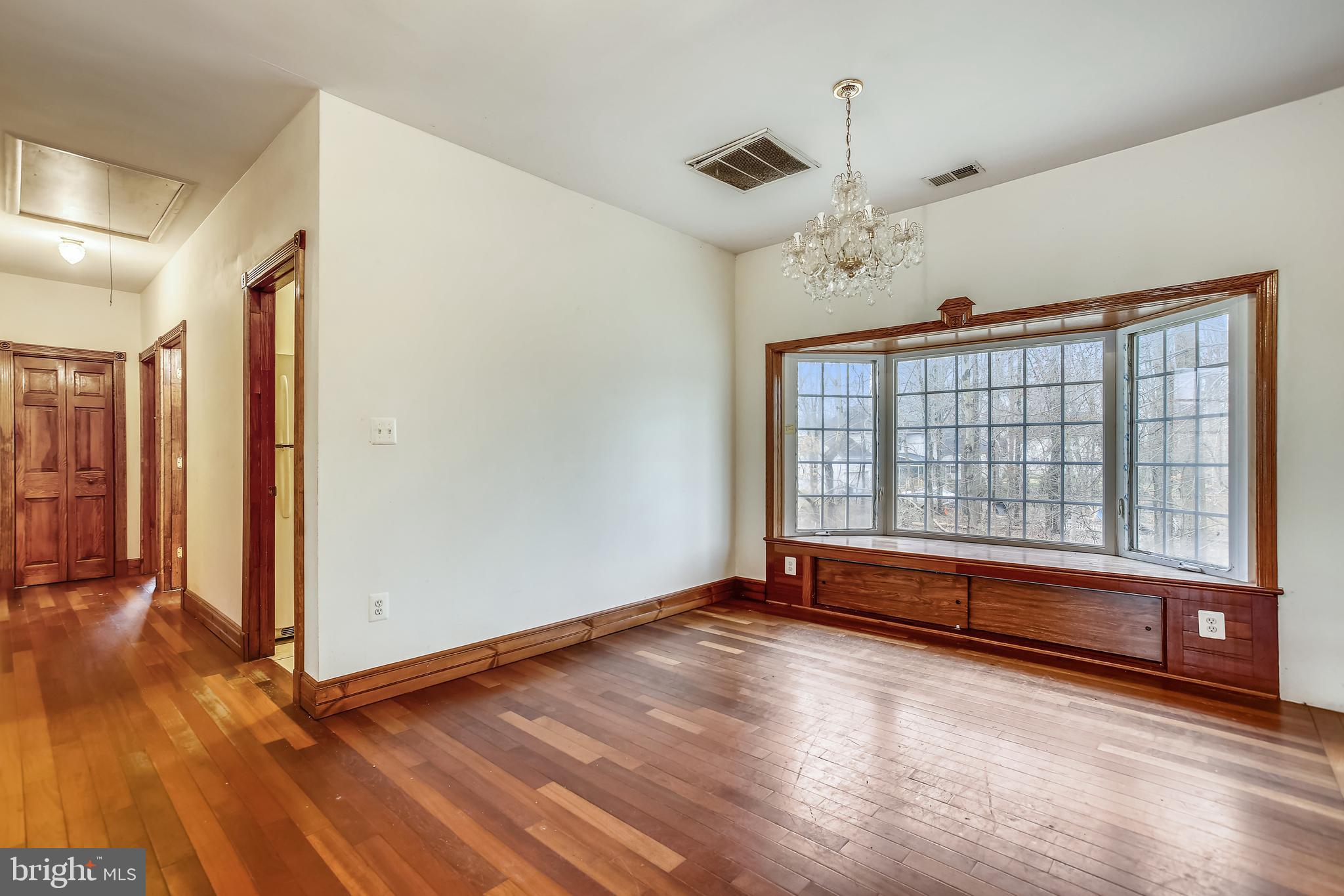 NINE OAKS - Residential