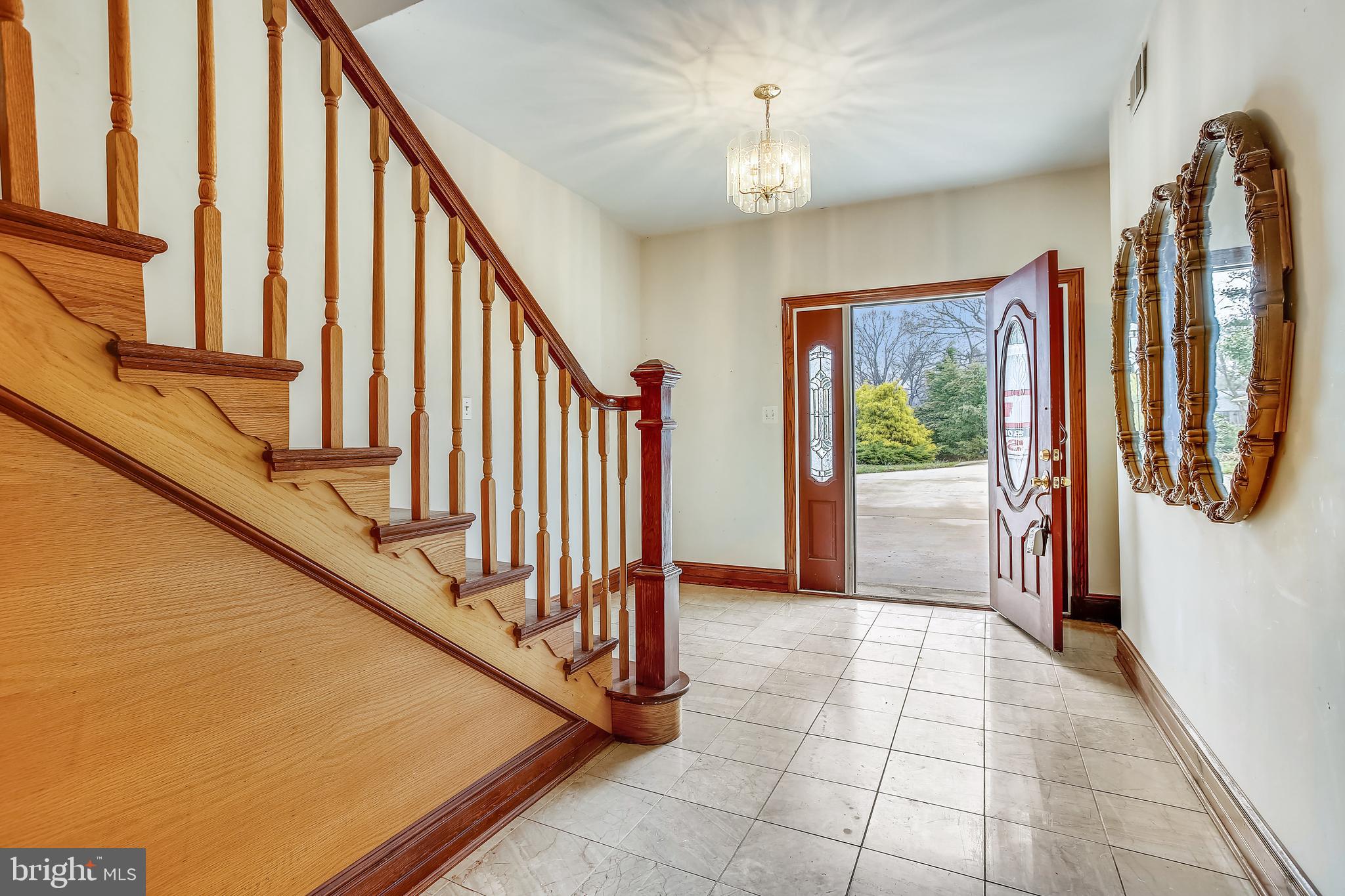 NINE OAKS - Residential