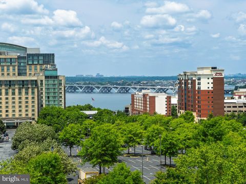 510 OVERLOOK PARK DRIVE 32 OXON HILL MD 20745