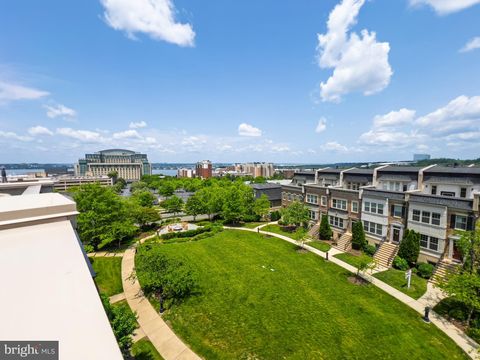 510 OVERLOOK PARK DRIVE 32 OXON HILL MD 20745