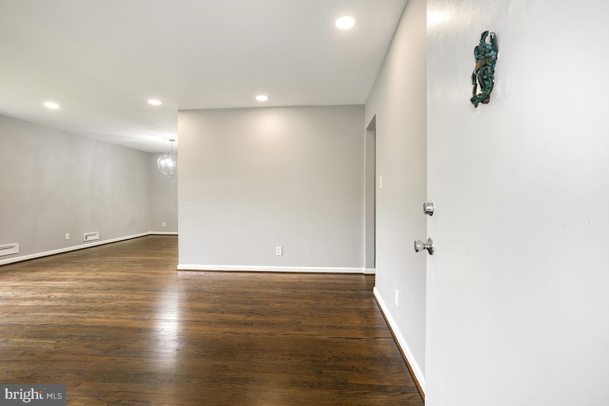 CHURCH HILL - Residential