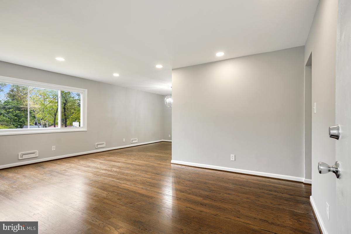 CHURCH HILL - Residential