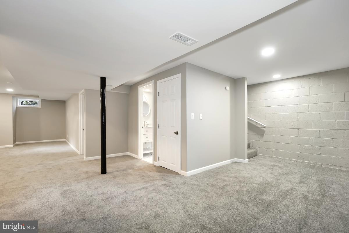 CHURCH HILL - Residential