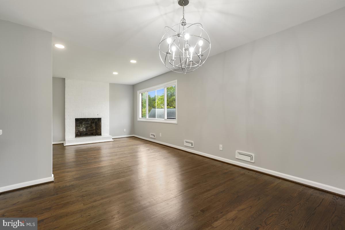 CHURCH HILL - Residential