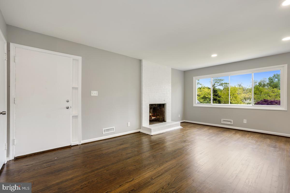 CHURCH HILL - Residential