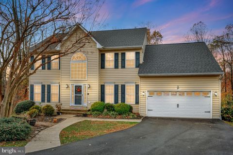 8 OAK CREST COURT FREDERICKSBURG VA 22405