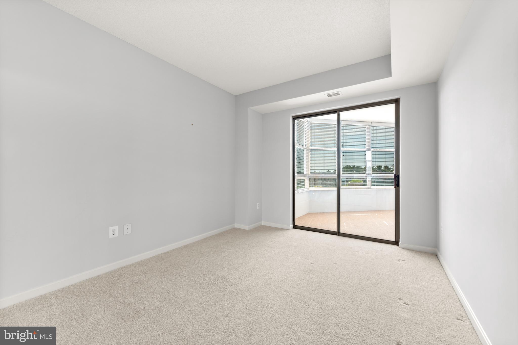 LANSDOWNE WOODS - Residential