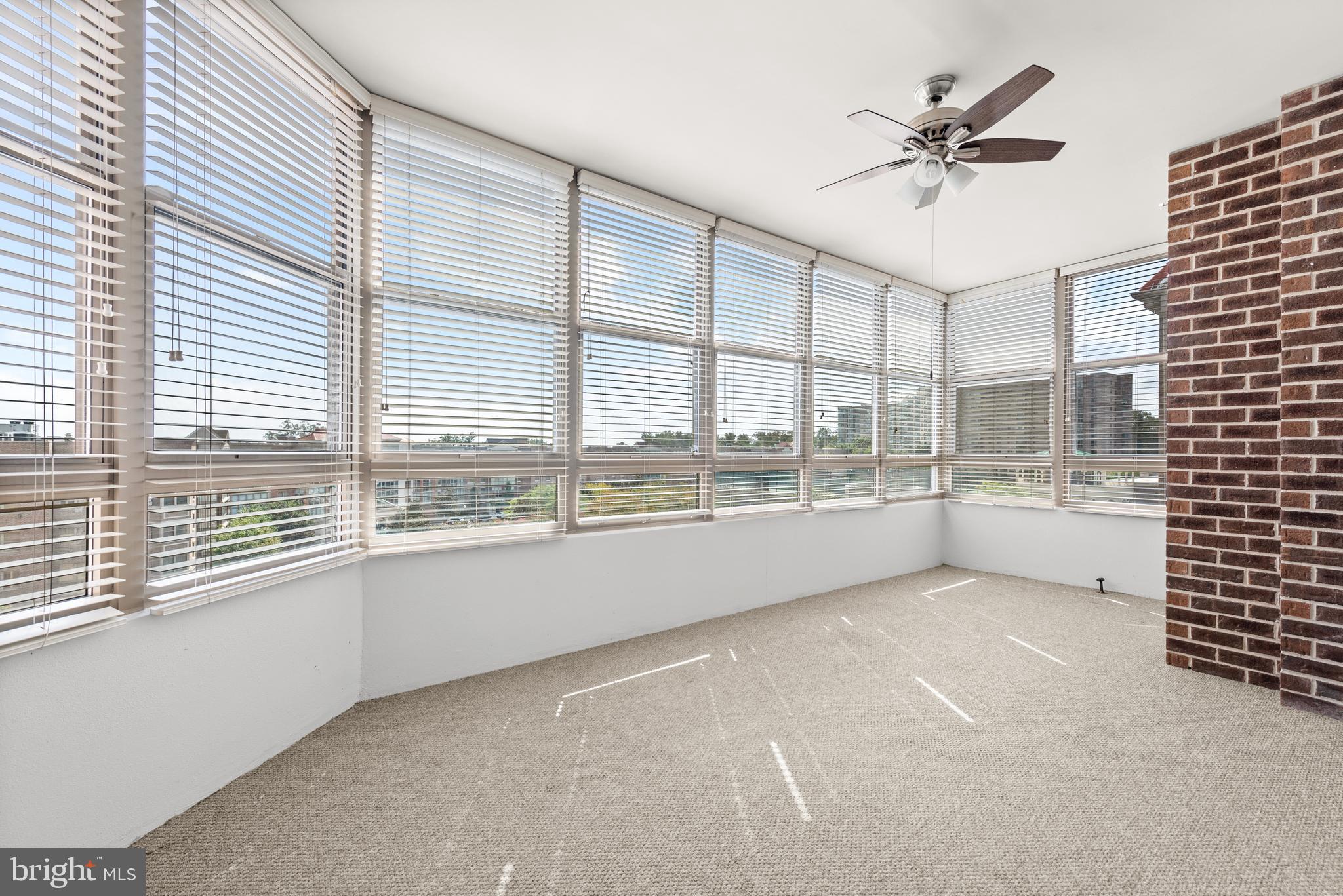 LANSDOWNE WOODS - Residential