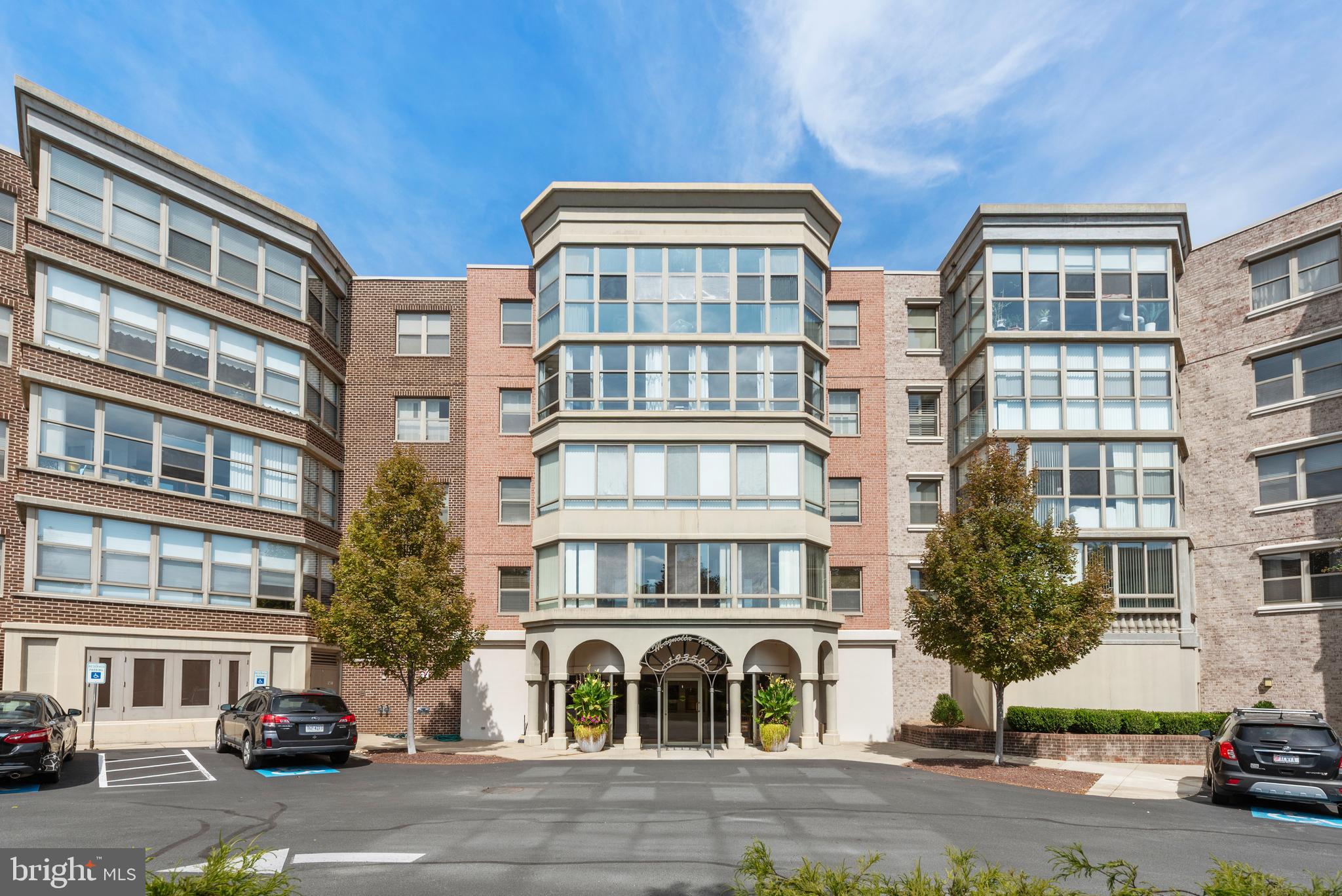 LANSDOWNE WOODS - Residential