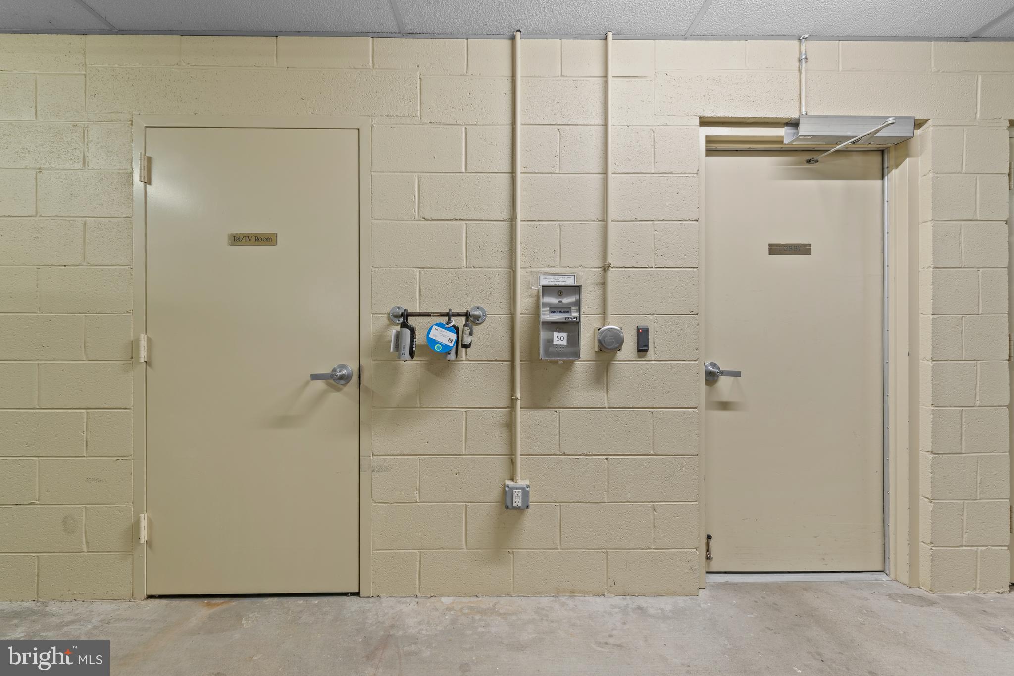 LANSDOWNE WOODS - Residential