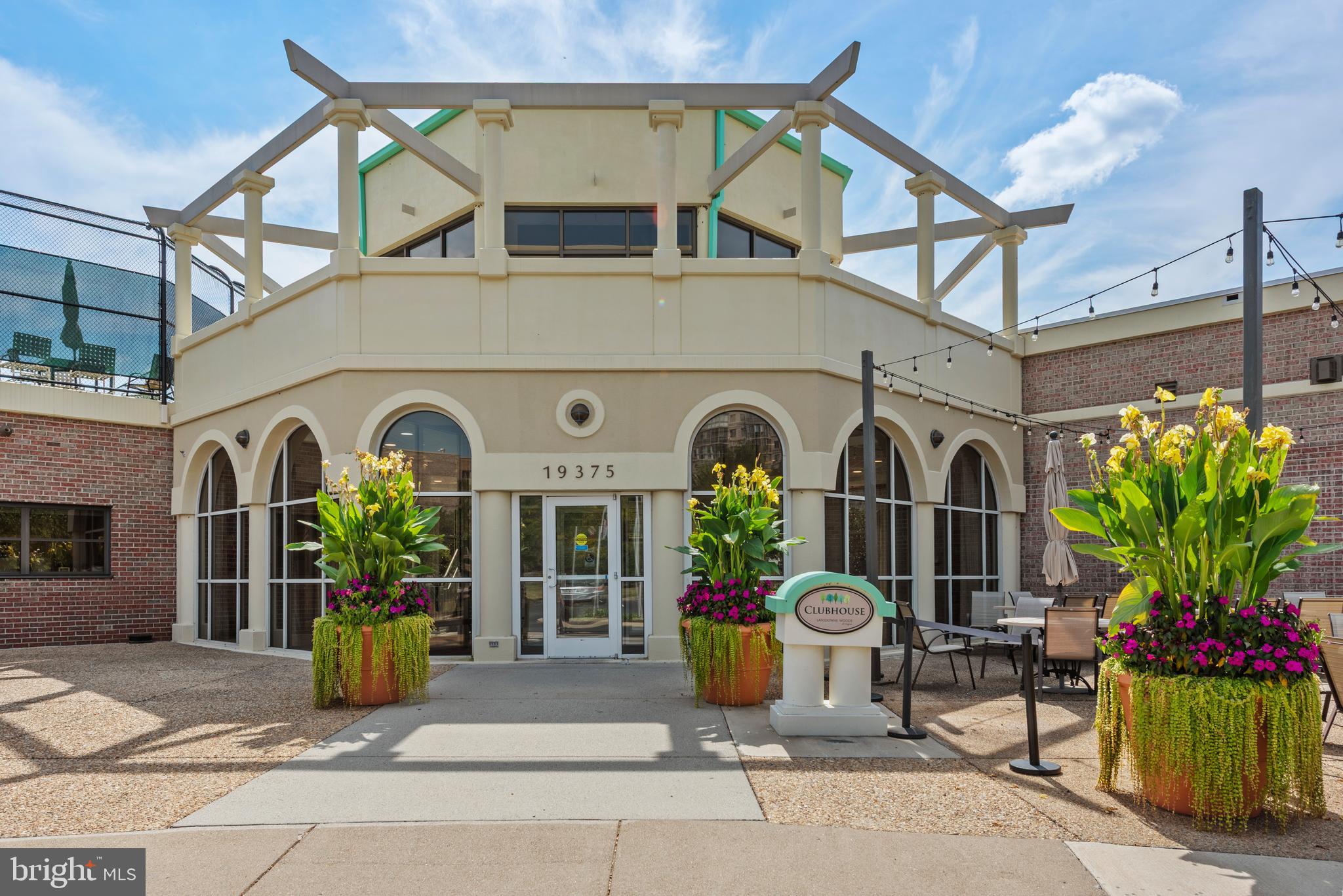 LANSDOWNE WOODS - Residential