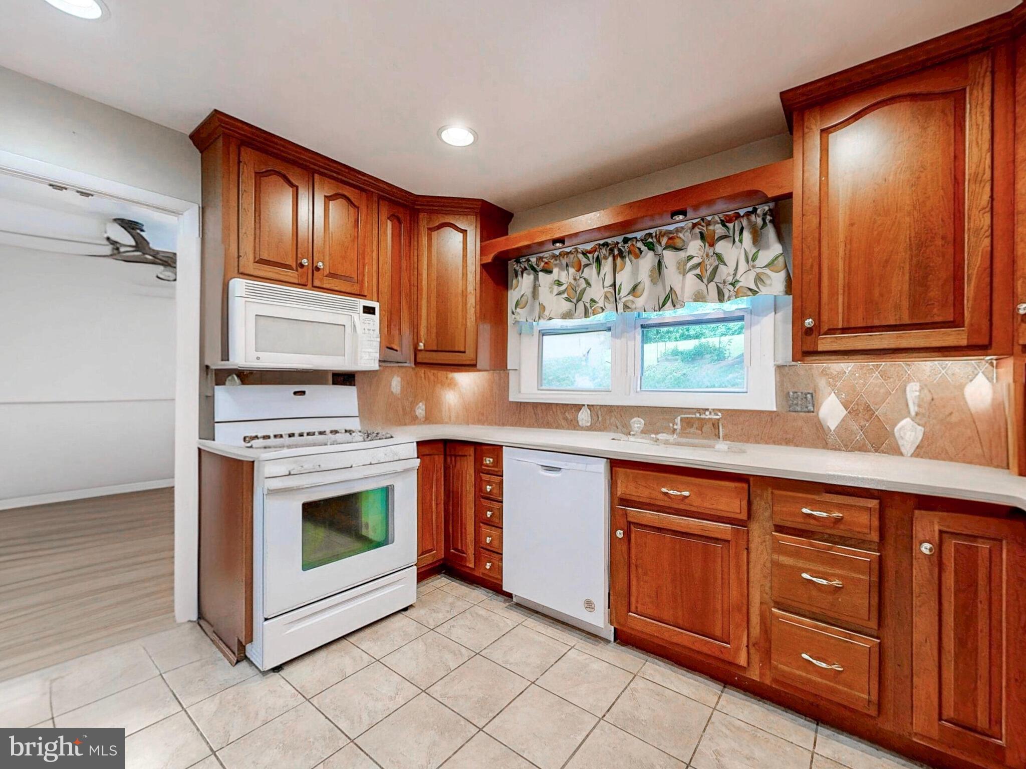 HOMESTEAD VILLAGE - Residential