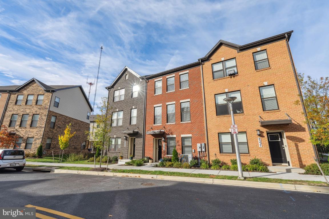 MEDFIELD - Residential