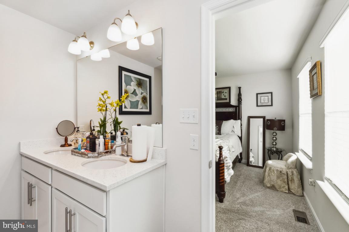 MEDFIELD - Residential