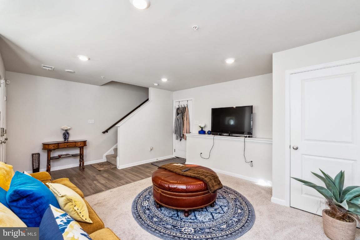 MEDFIELD - Residential