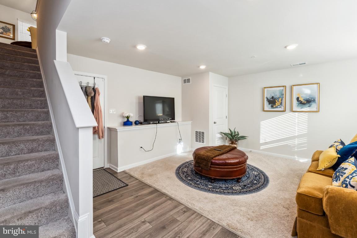 MEDFIELD - Residential