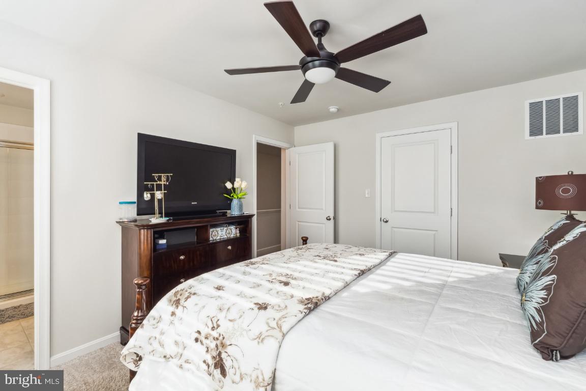 MEDFIELD - Residential