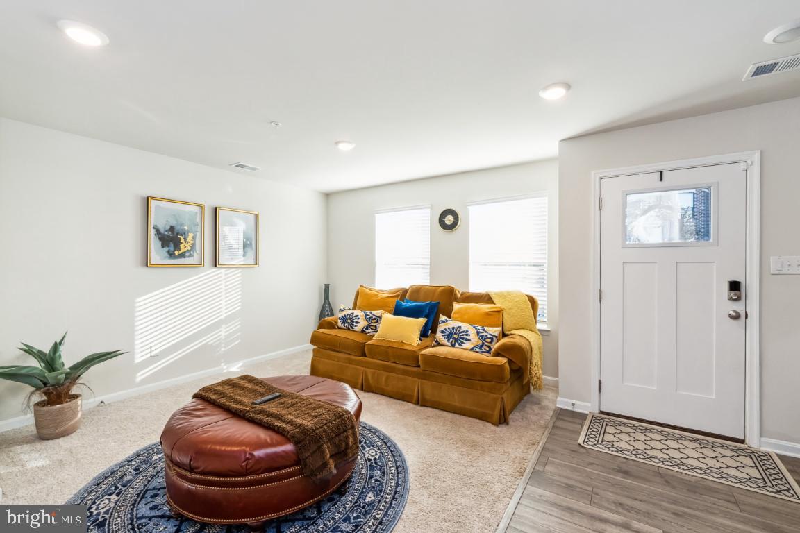 MEDFIELD - Residential