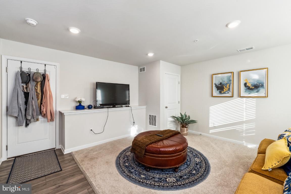 MEDFIELD - Residential