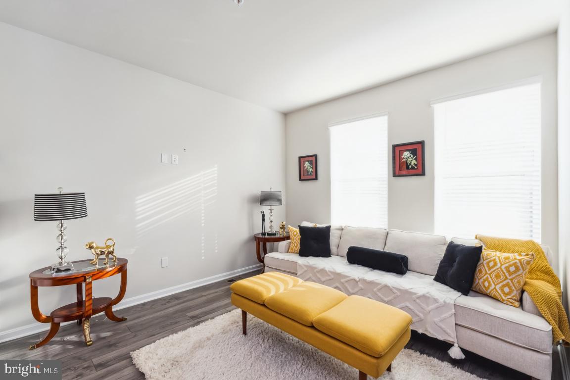 MEDFIELD - Residential