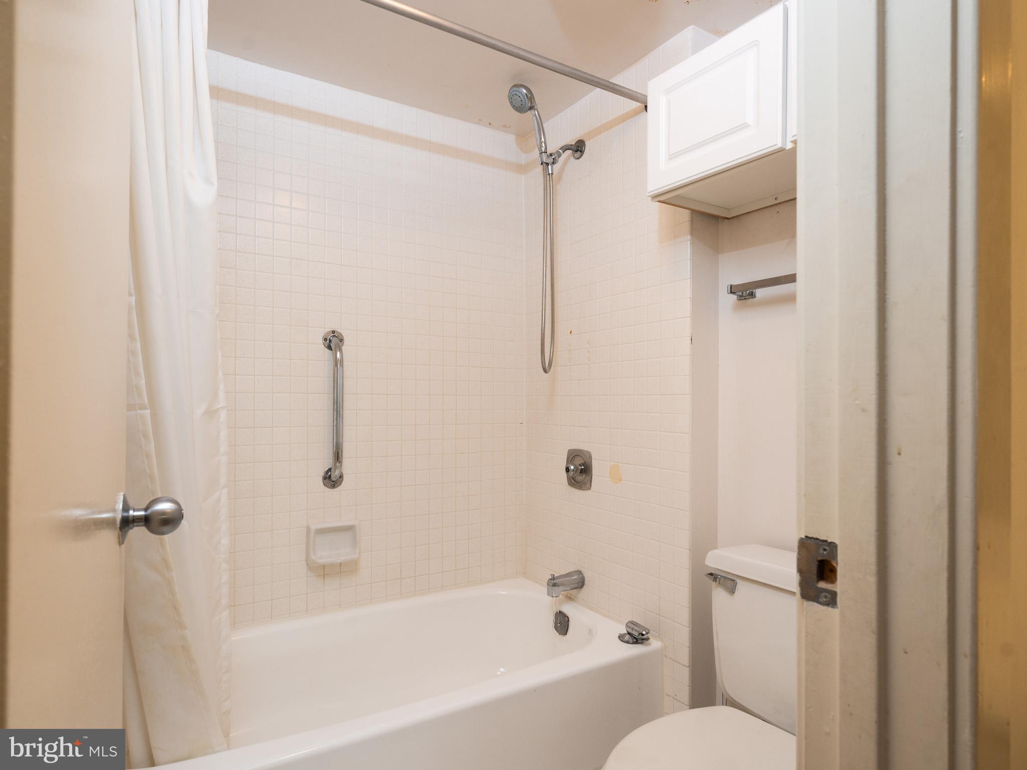 SKYLINE SQUARE CONDO - Residential