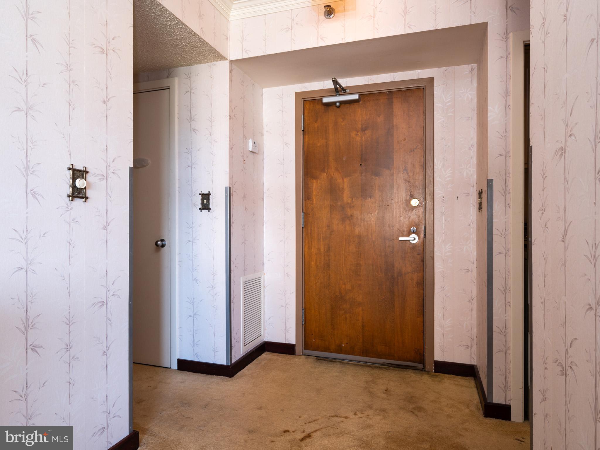 SKYLINE SQUARE CONDO - Residential