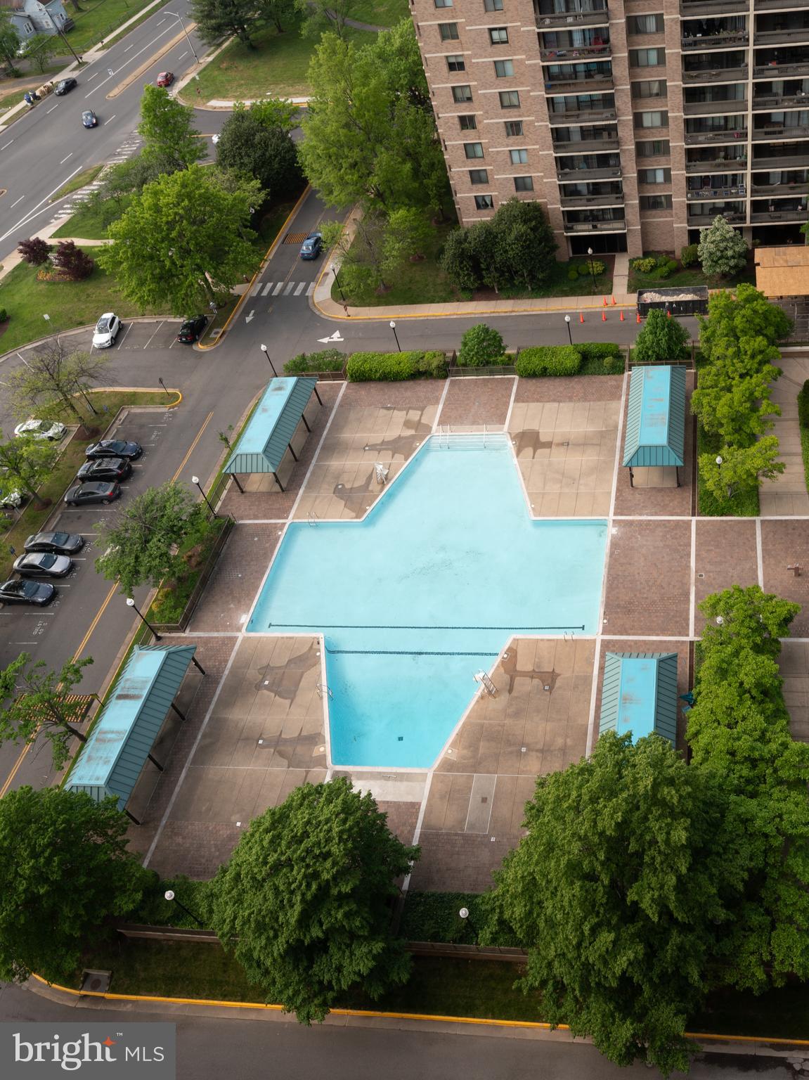 SKYLINE SQUARE CONDO - Residential