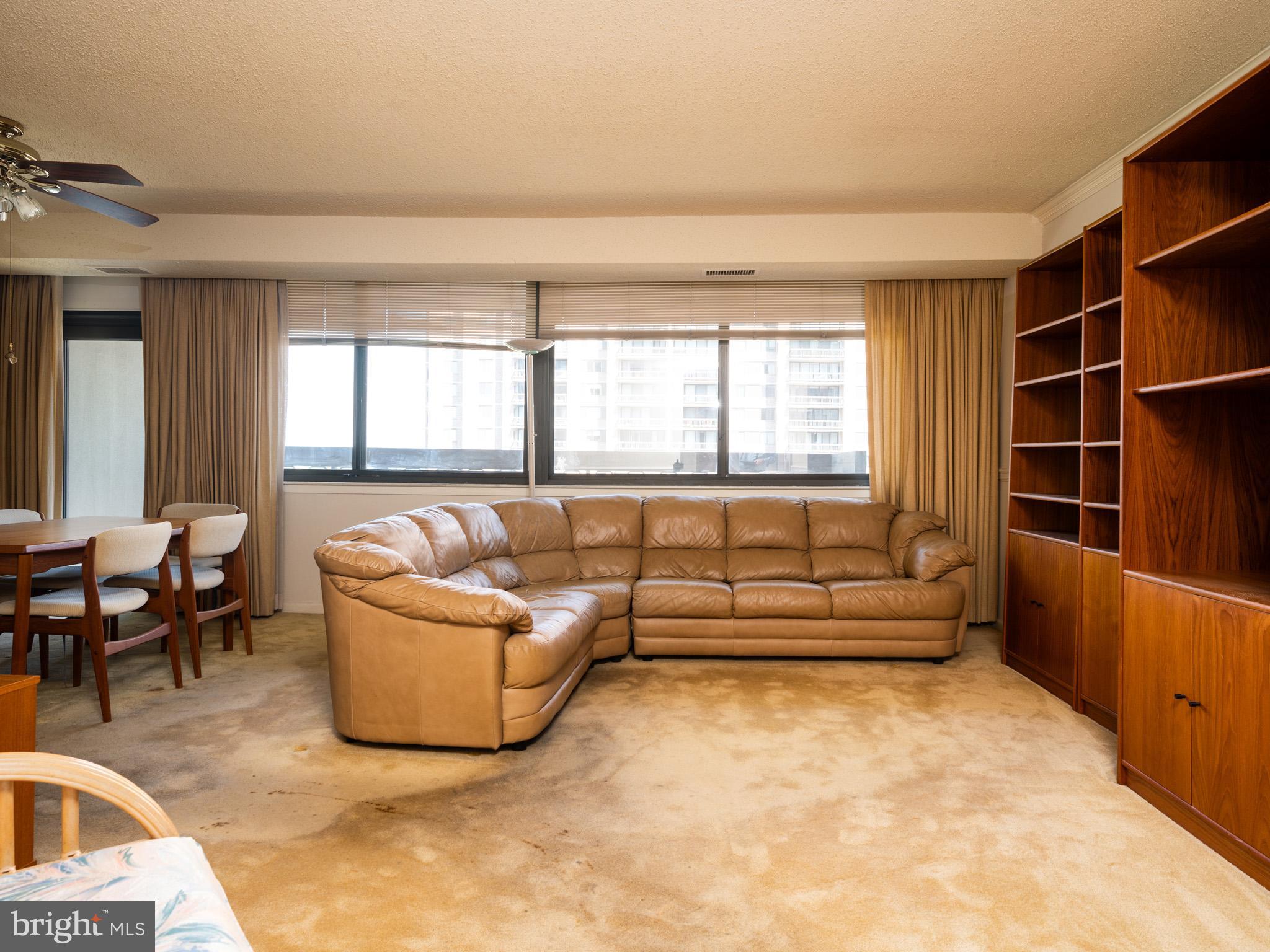 SKYLINE SQUARE CONDO - Residential