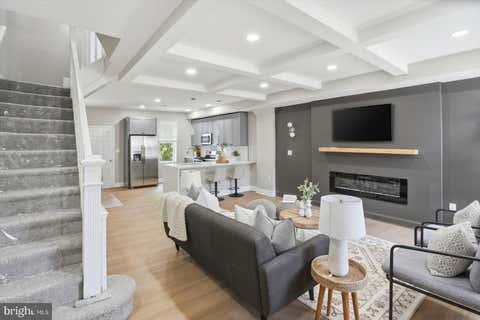 Townhouse For Sale - 766 N Grantley Street<br/> BALTIMORE, MD 21229