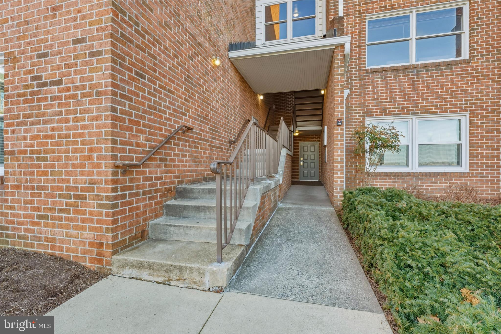 200 CHAPEL COURT 211
