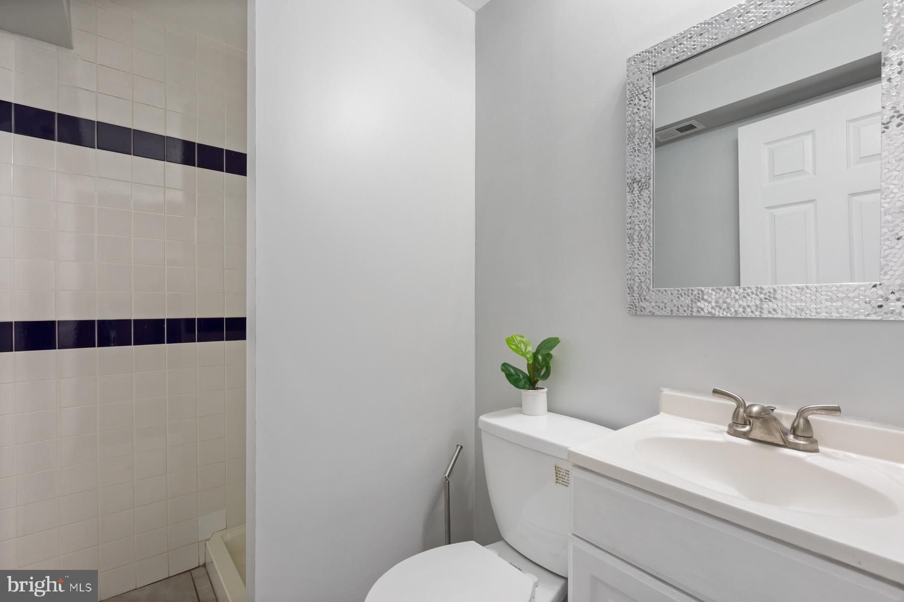 LAUREL LAKES - Residential