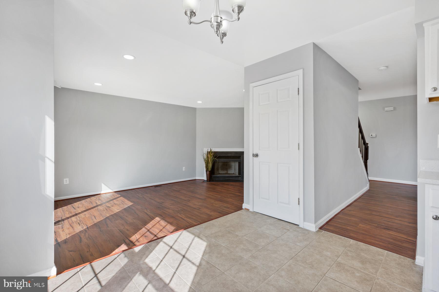 LAUREL LAKES - Residential