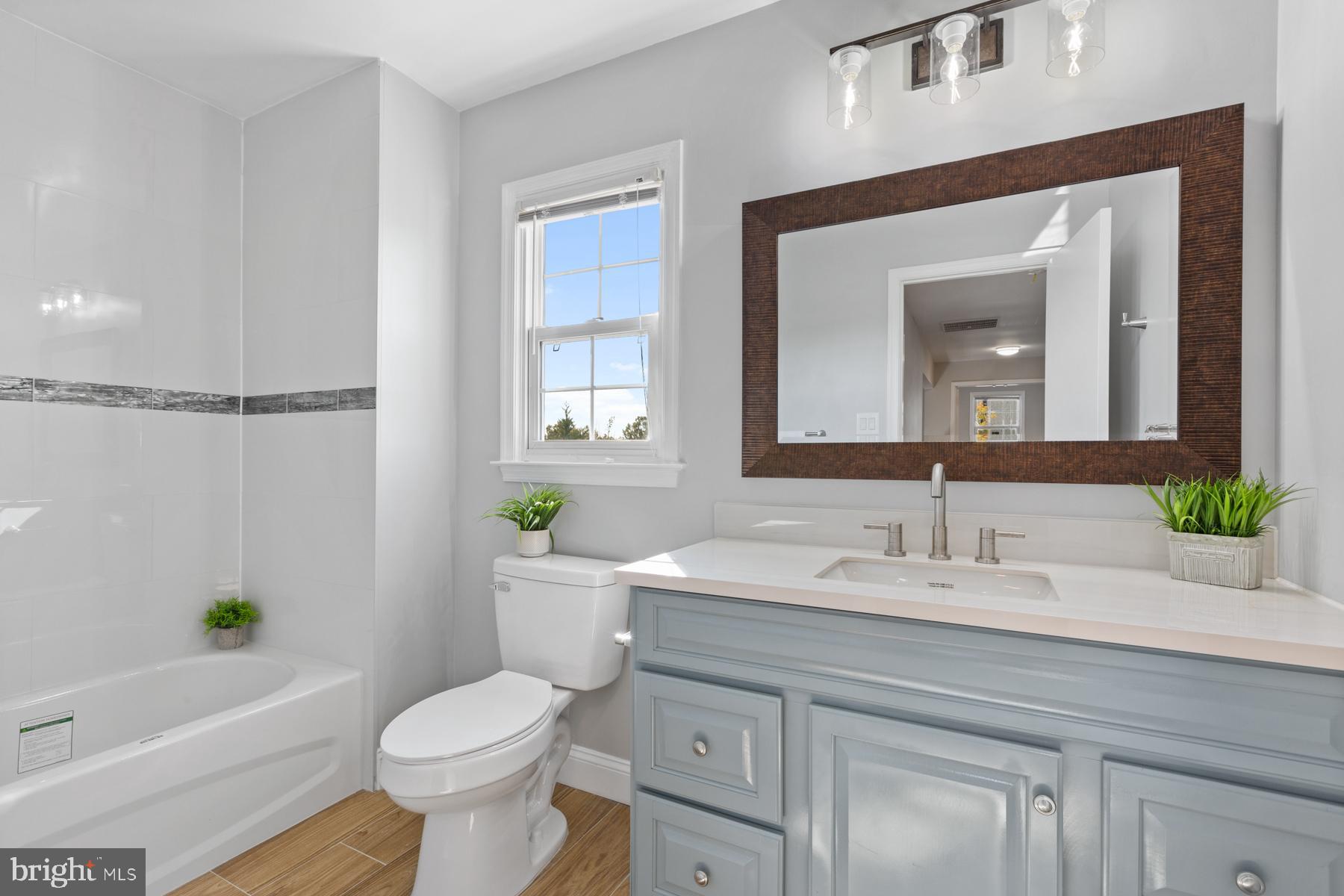 LAUREL LAKES - Residential