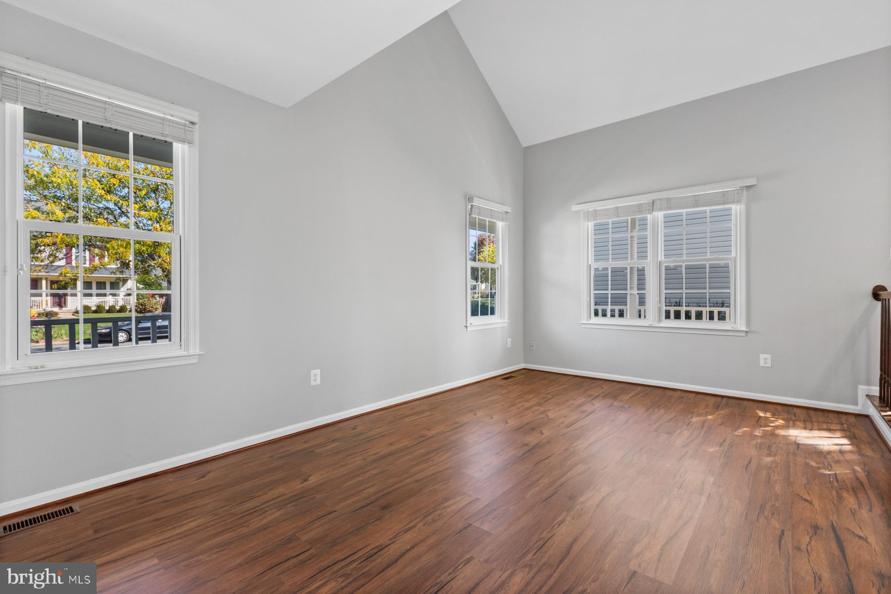 LAUREL LAKES - Residential