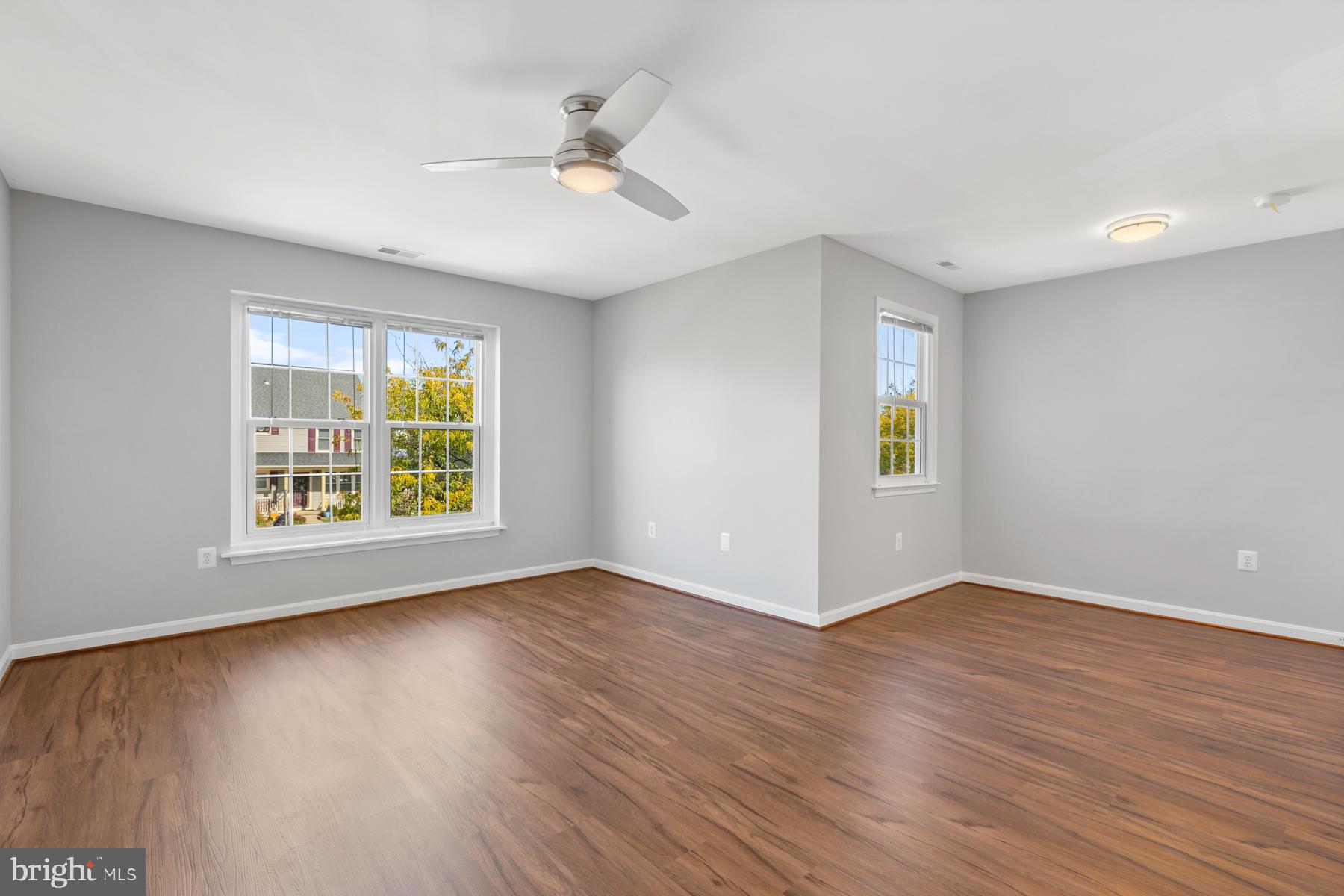 LAUREL LAKES - Residential