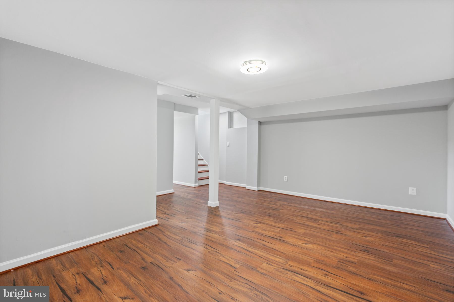 LAUREL LAKES - Residential