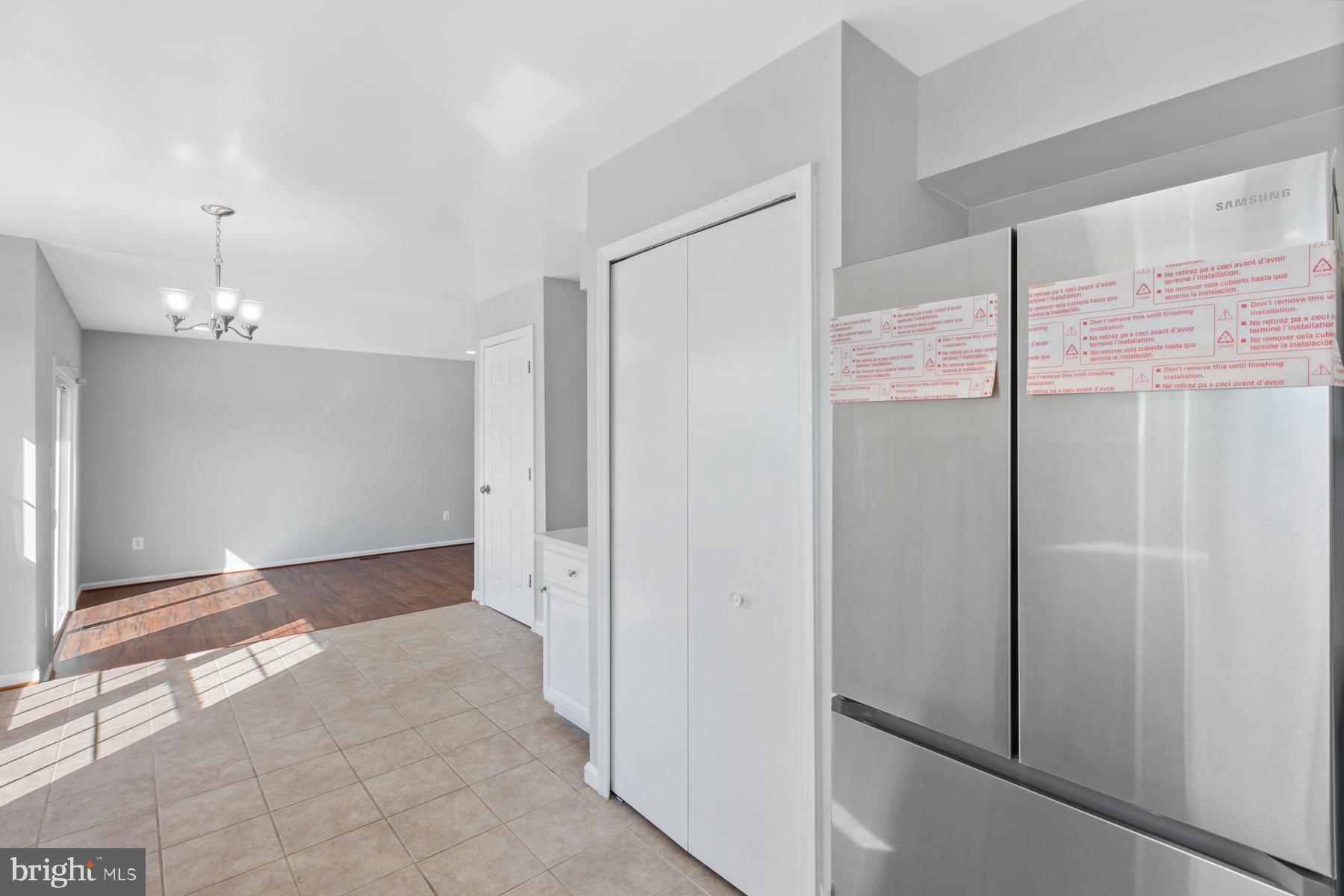 LAUREL LAKES - Residential