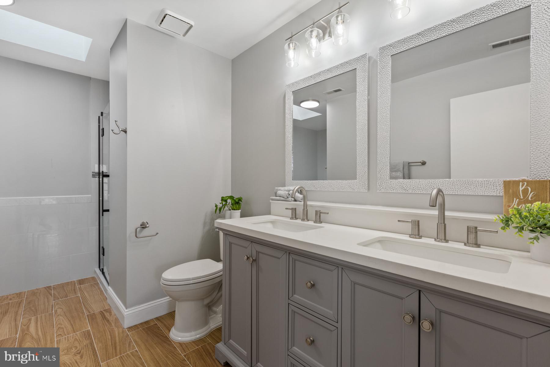 LAUREL LAKES - Residential