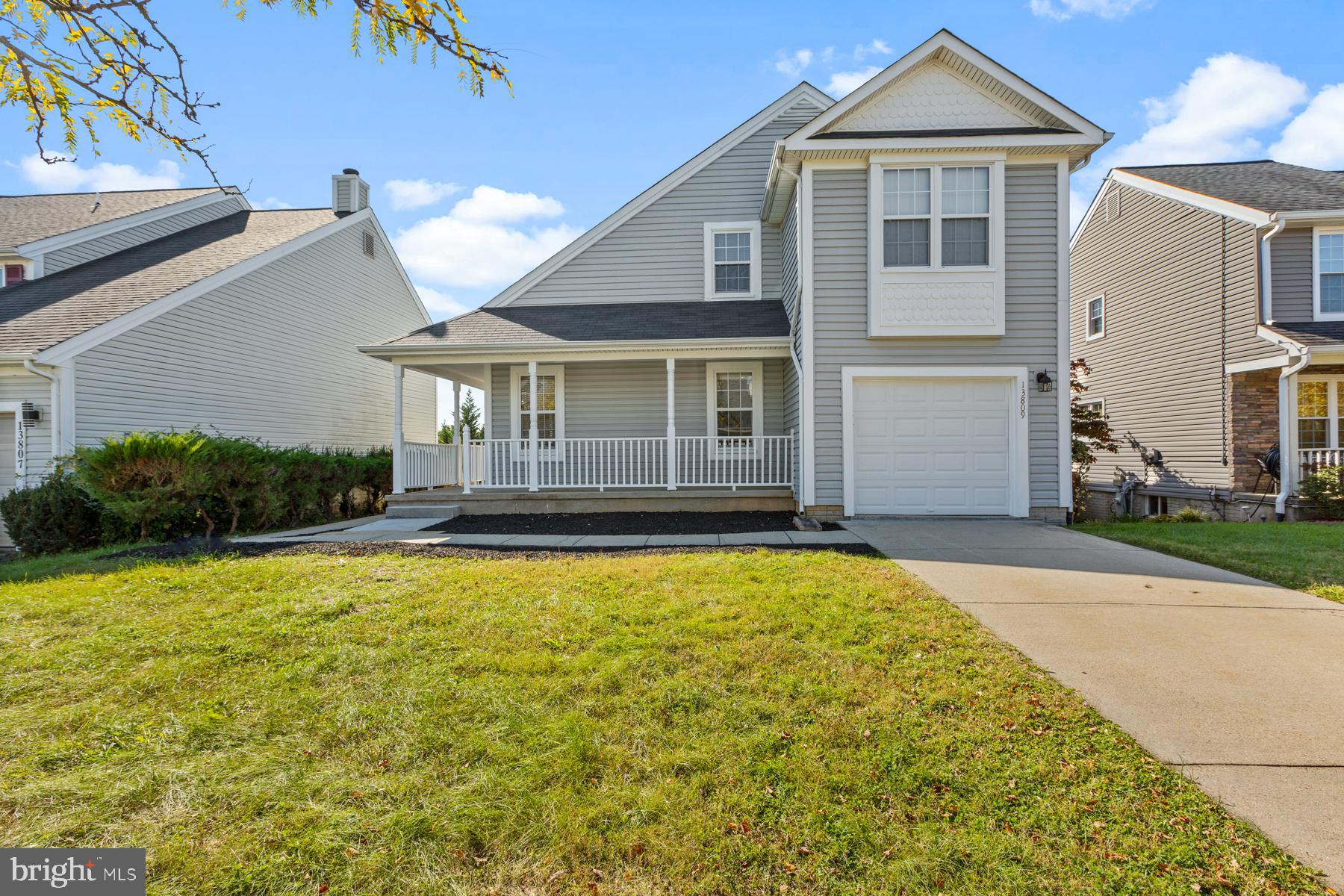 LAUREL LAKES - Residential