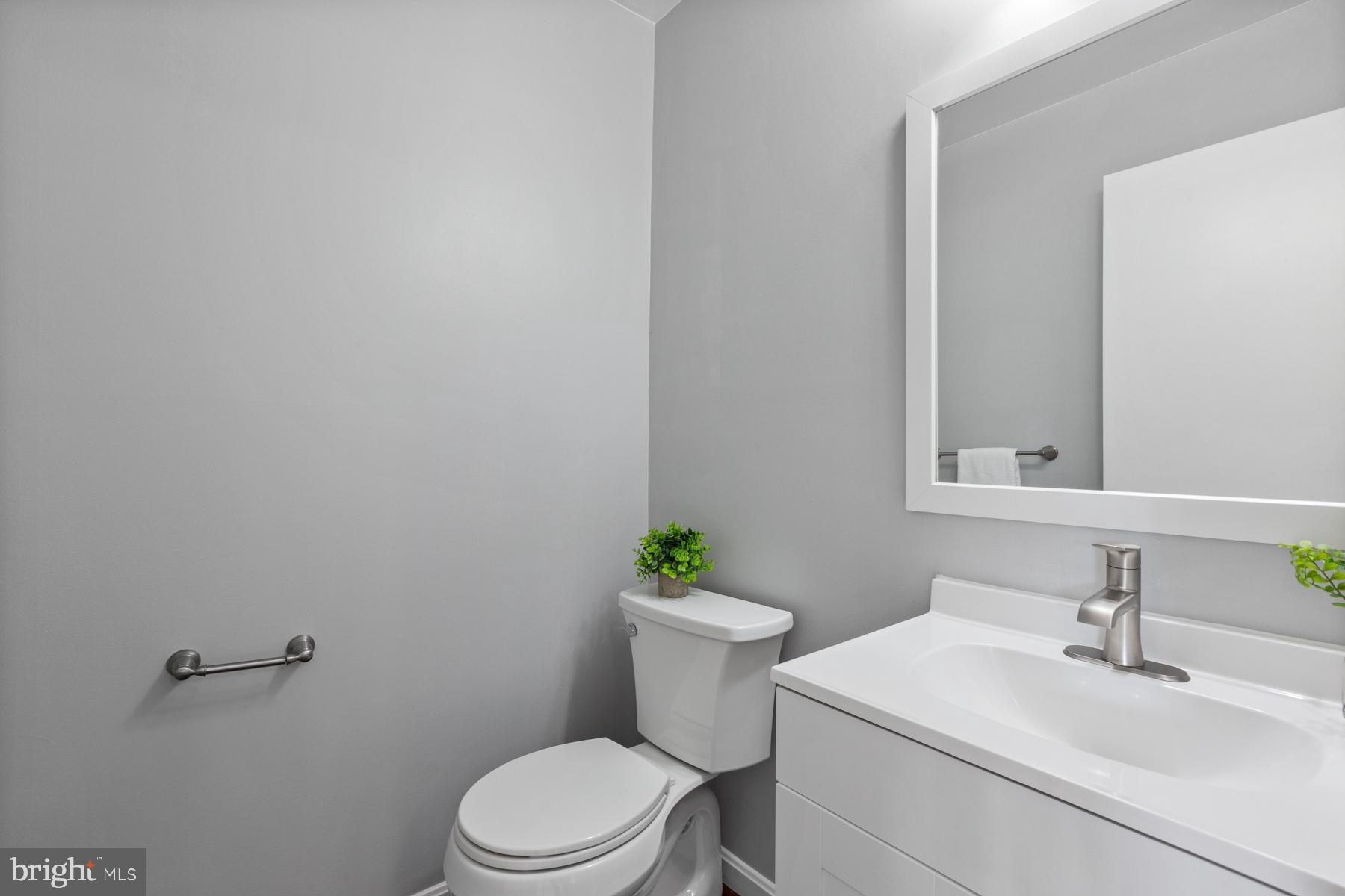 LAUREL LAKES - Residential