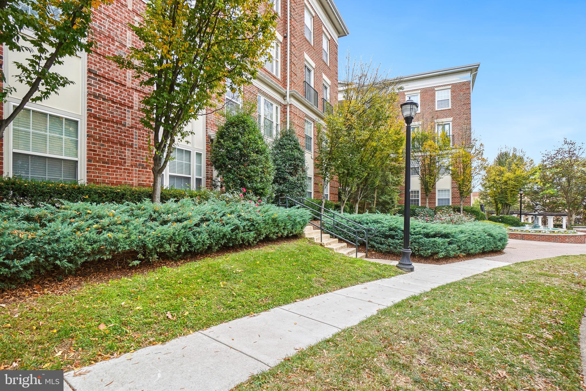 THE COLONNADE AT KENTLANDS - Residential